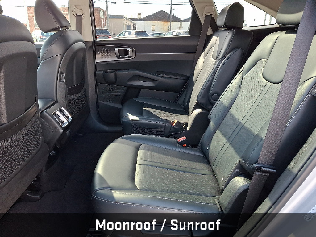 Used 2025 Kia Sorento EX w/ EX Panoramic Sunroof Package AWD/4WD image 13