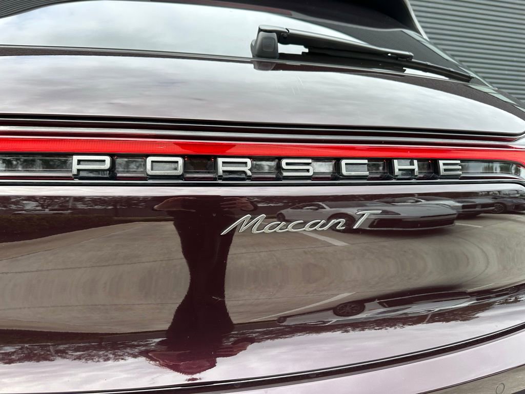 Certified 2025 Porsche Macan Turbo image 14