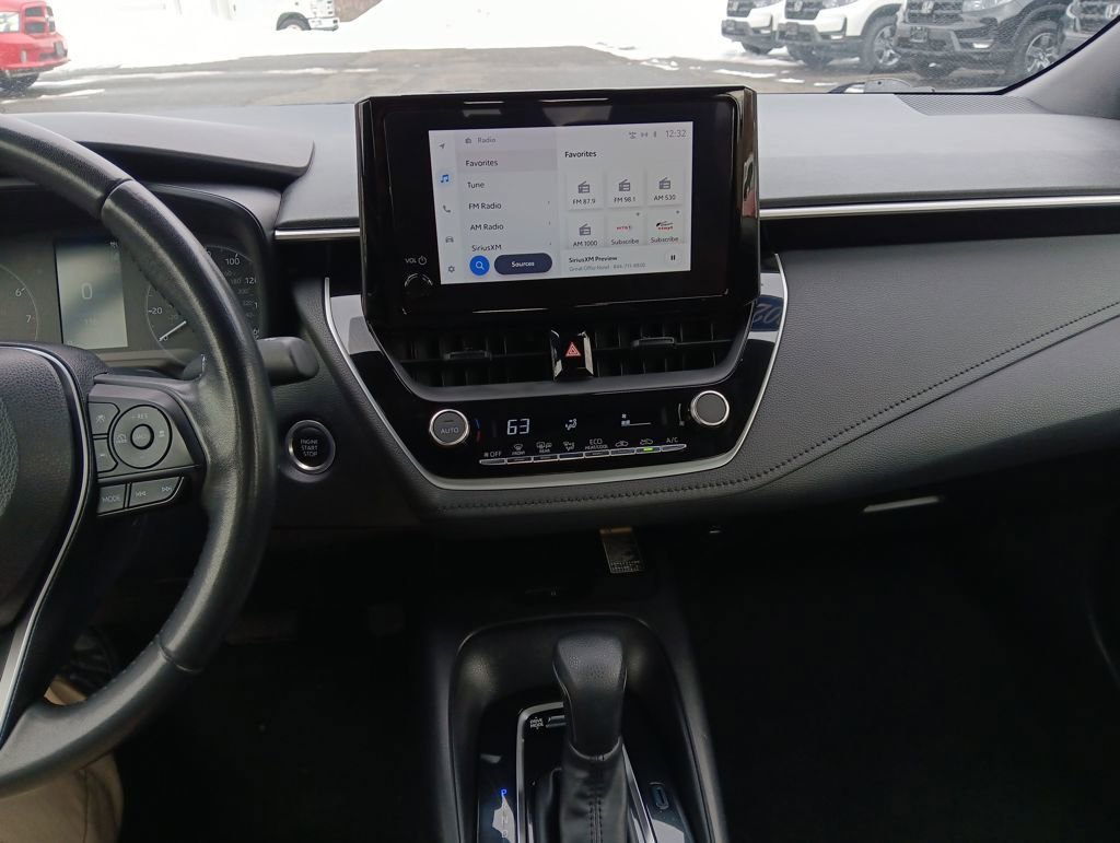 Used 2024 Toyota Corolla SE w/ SE Premium Package image 18