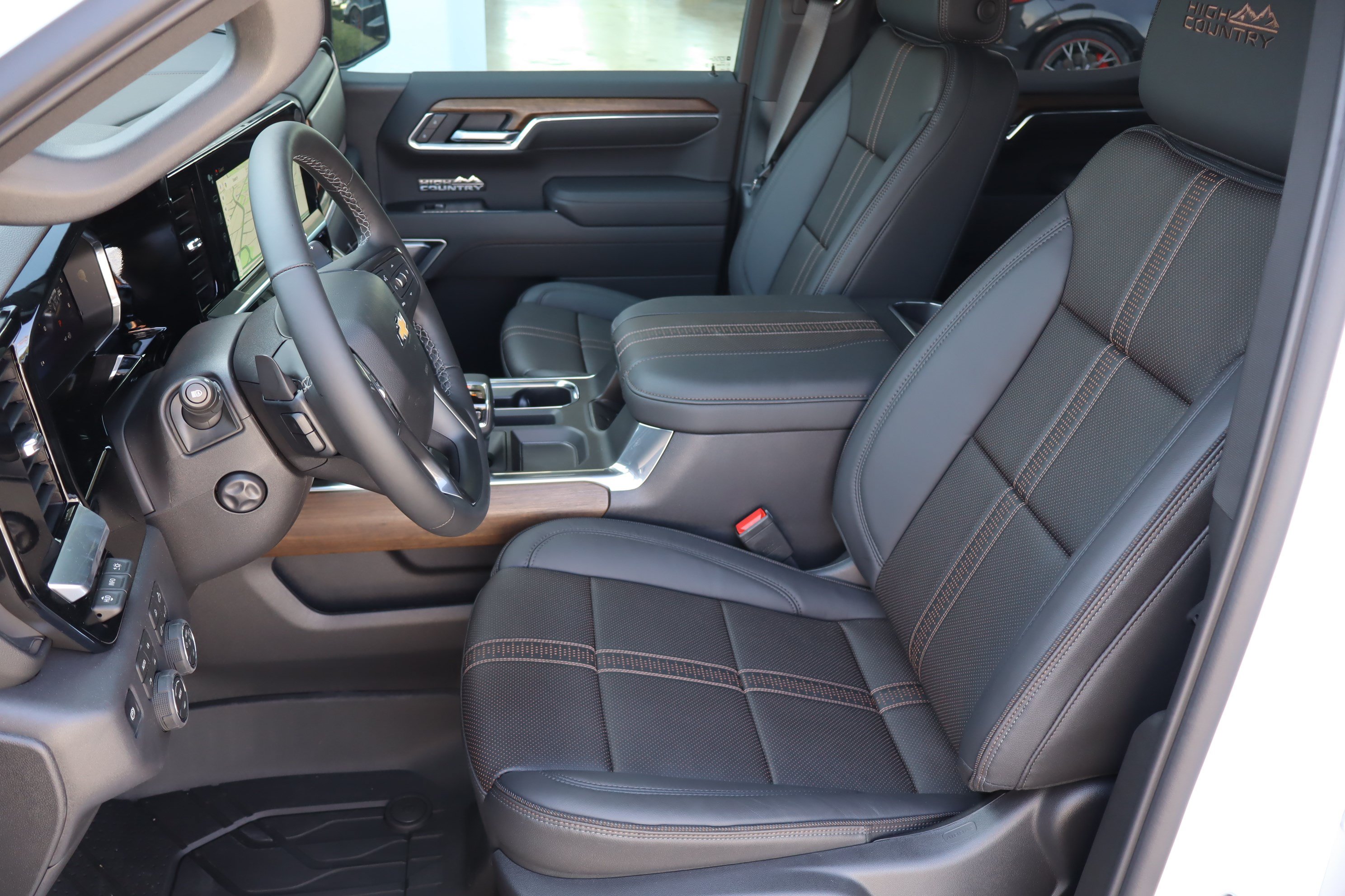 New 2026 Chevrolet Silverado 1500 High Country w/ High Country Premium Package AWD/4WD image 13
