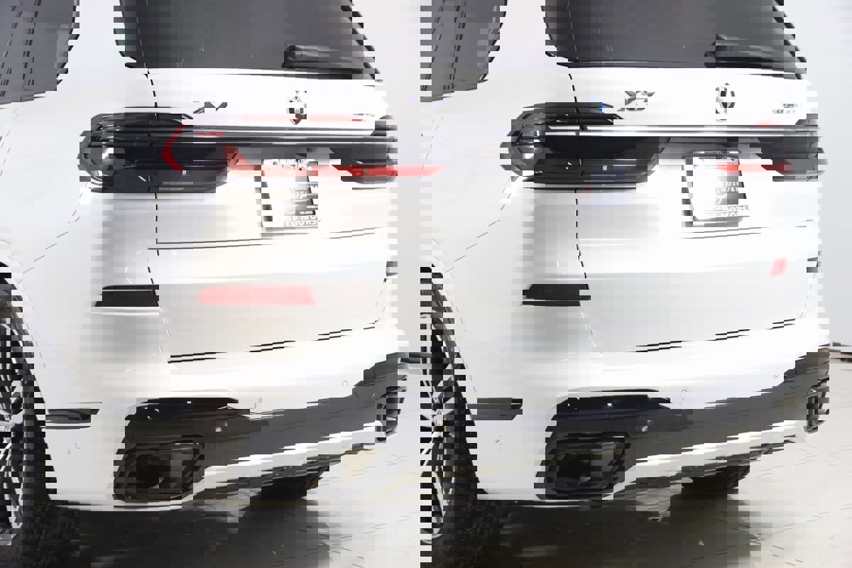 Used 2023 BMW X7 xDrive40i w/ M Sport Package image 28