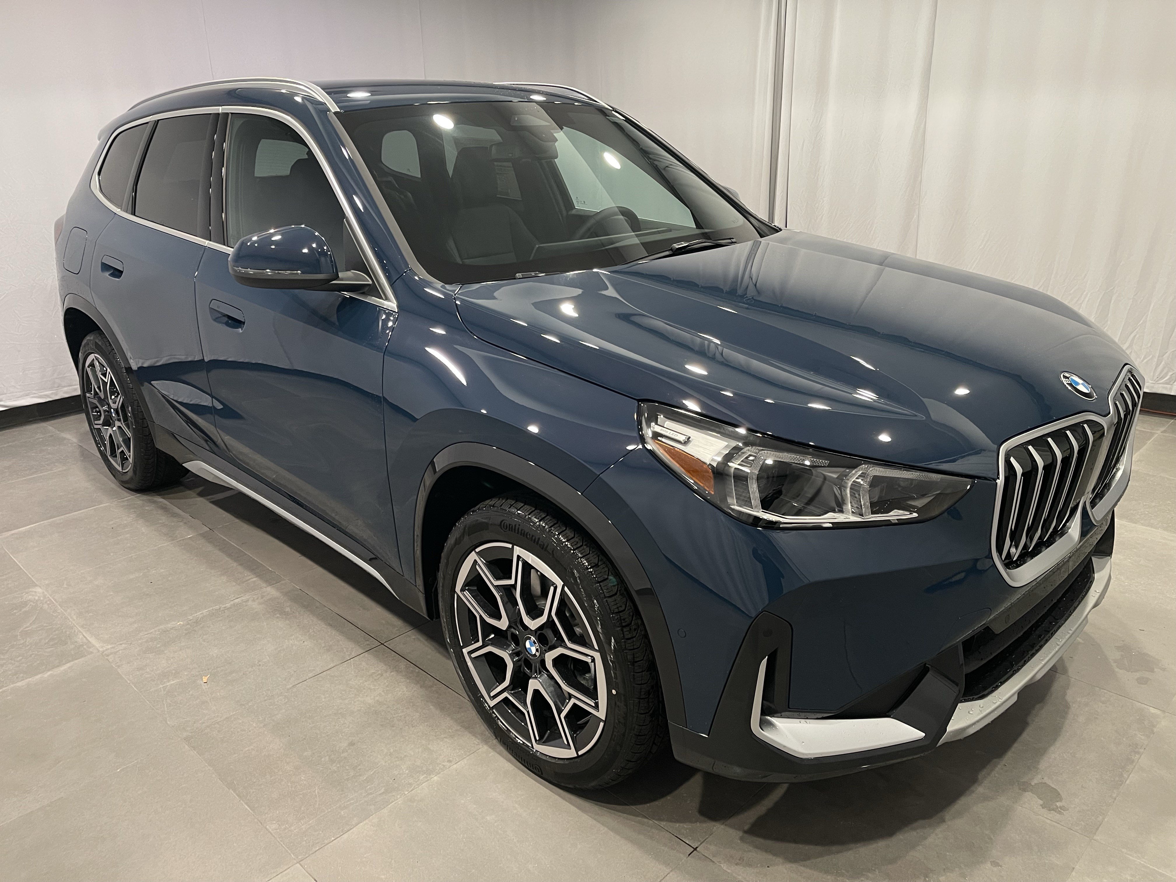 New 2026 BMW X1 xDrive28i AWD/4WD image 3