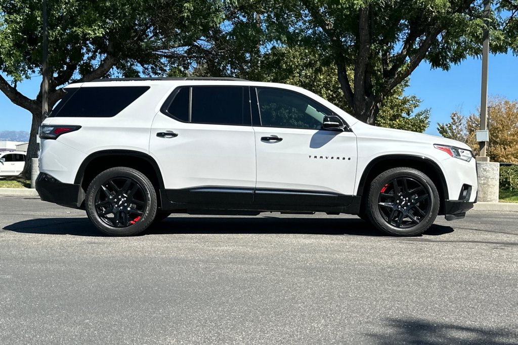Used 2019 Chevrolet Traverse Premier w/ Redline Edition AWD/4WD image 3
