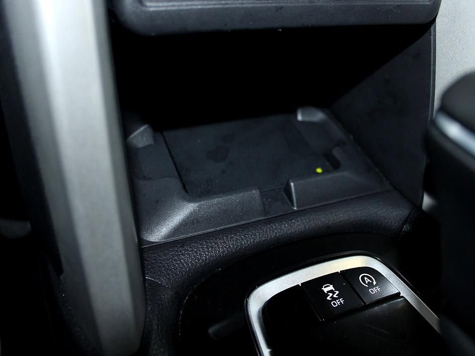 Used 2025 Toyota Corolla Cross XLE image 35