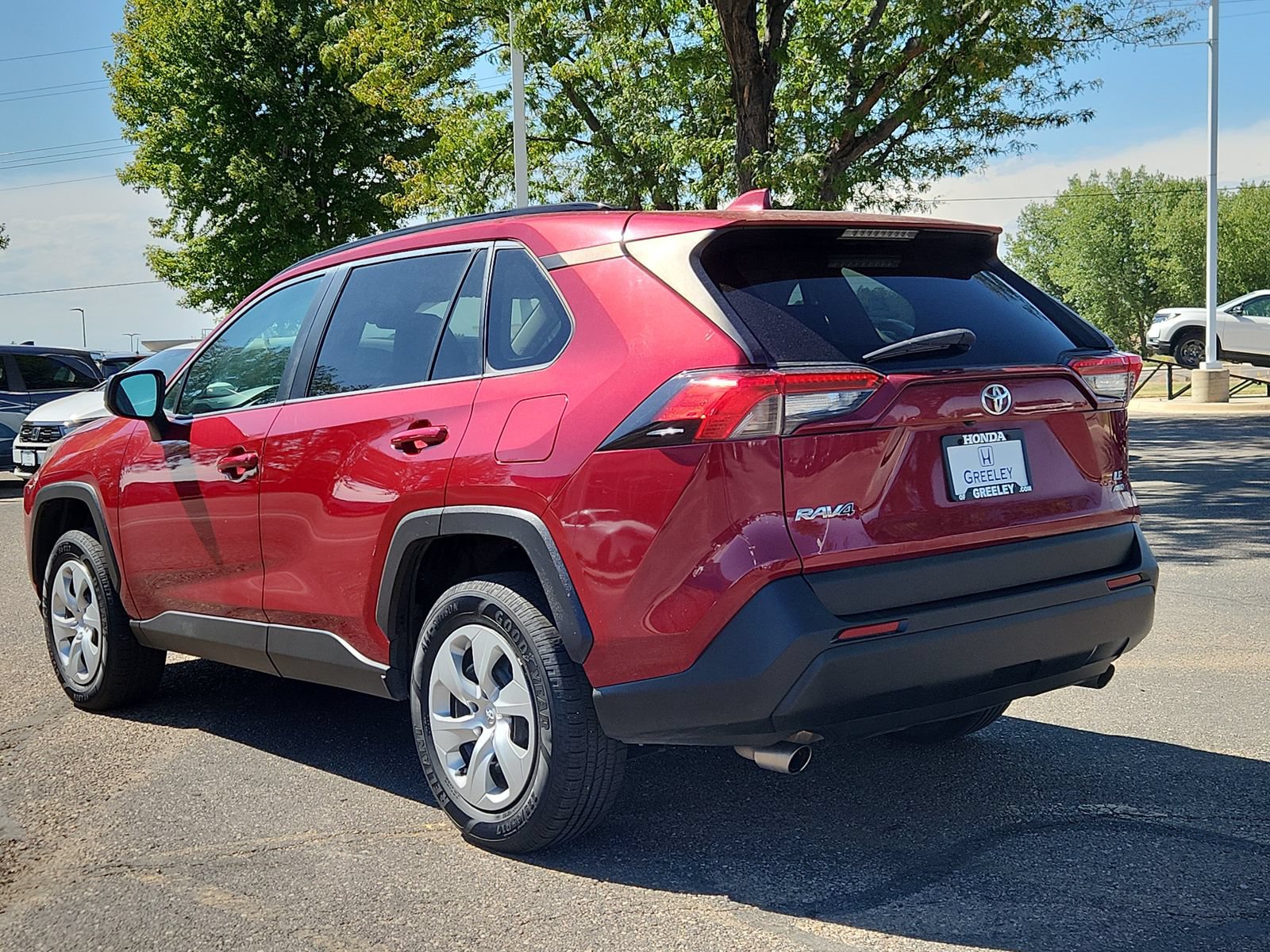 Used 2020 Toyota RAV4 LE w/ Carpet Mat Package AWD/4WD image 3