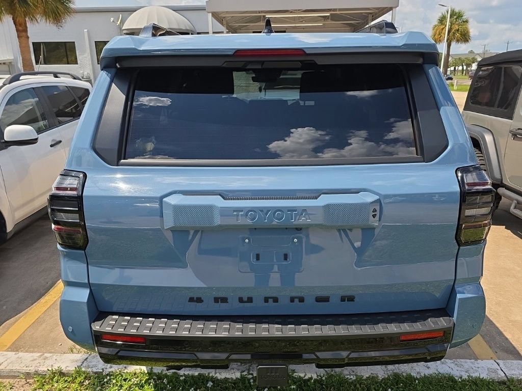 Used 2025 Toyota 4Runner TRD Sport AWD/4WD image 4