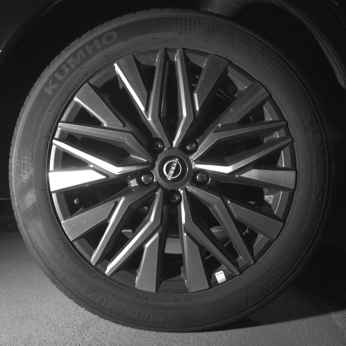 Used 2025 Nissan Altima 2.5 SV FWD image 15