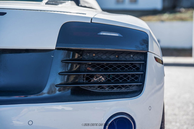 Used 2015 Audi R8 V8 w/ Full Leather Package image 91