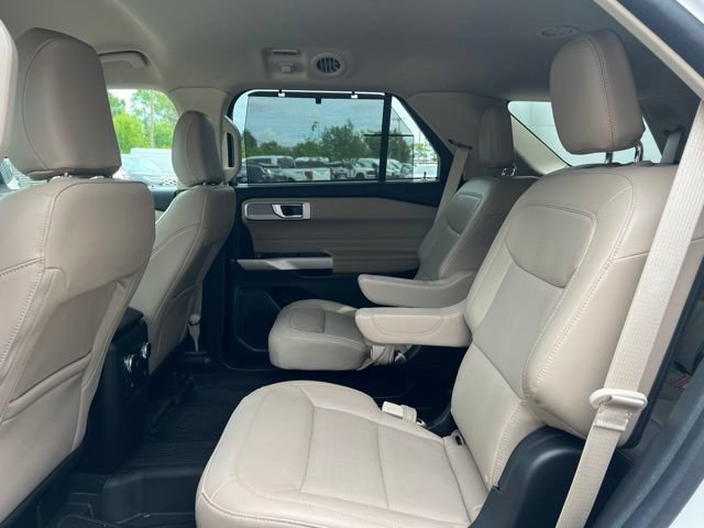 Used 2023 Ford Explorer Limited w/ Equipment Group 301A AWD/4WD image 17