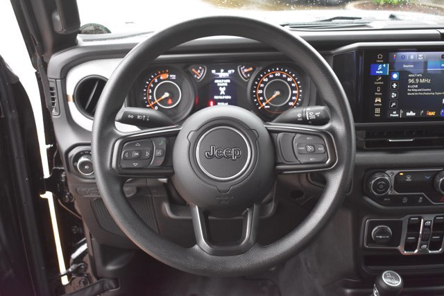 Used 2025 Jeep Wrangler Sport image 17