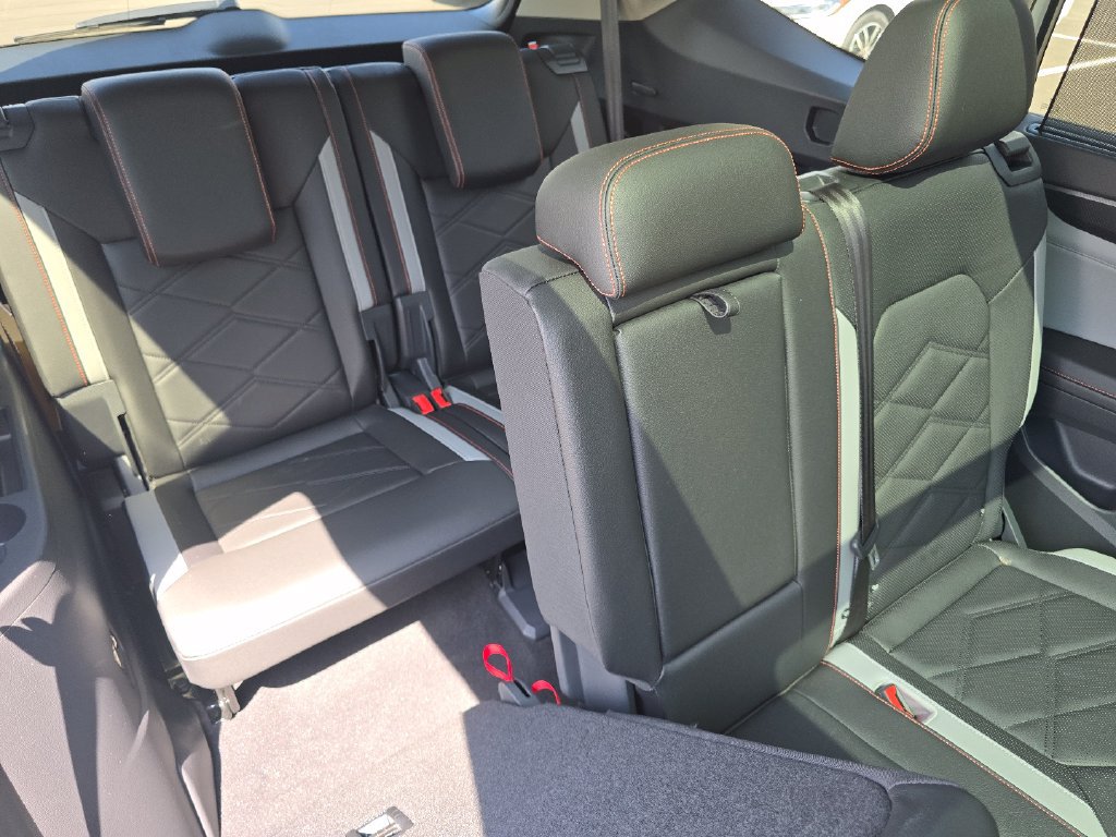 New 2025 Volkswagen Atlas Peak Edition SE AWD/4WD image 12