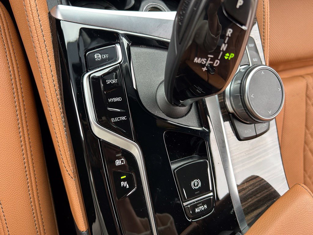 Used 2023 BMW 530e w/ M Sport Package RWD image 40