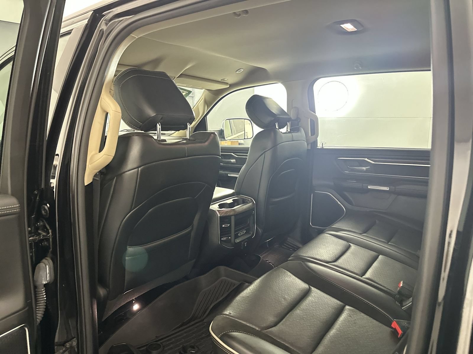 Used 2019 RAM 1500 Laramie AWD/4WD image 24