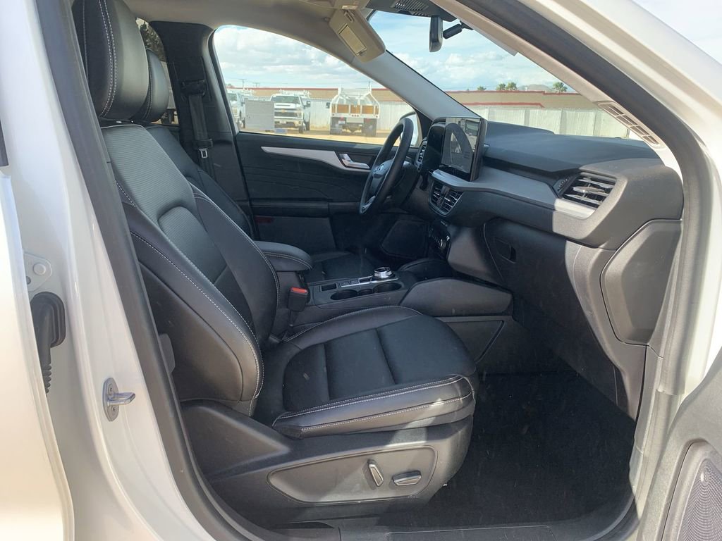 Used 2023 Ford Escape Platinum image 26