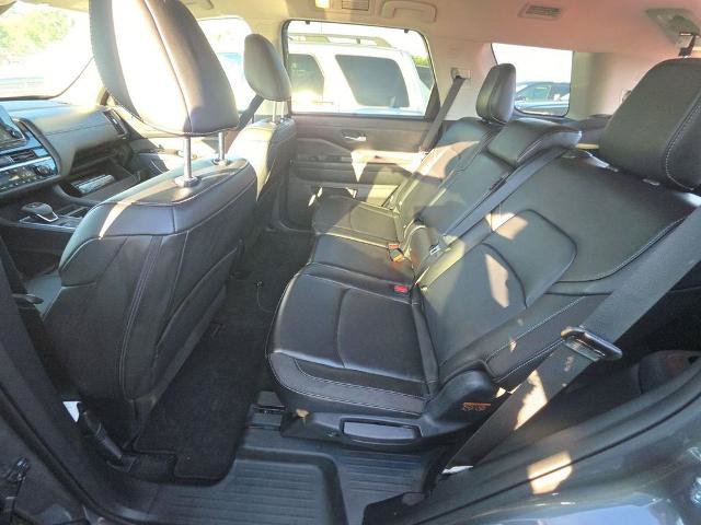 Certified 2025 Nissan Pathfinder SL FWD image 14