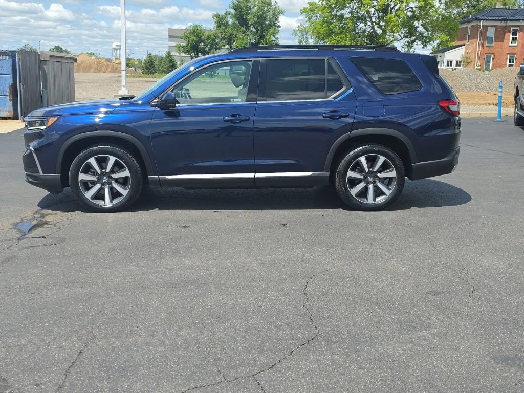 Certified 2023 Honda Pilot Touring image 4