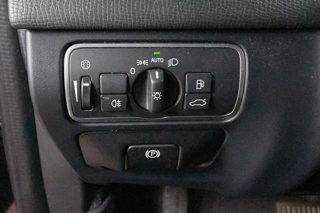 Used 2017 Volvo XC60 T6 Dynamic w/ Advanced Package AWD/4WD image 13
