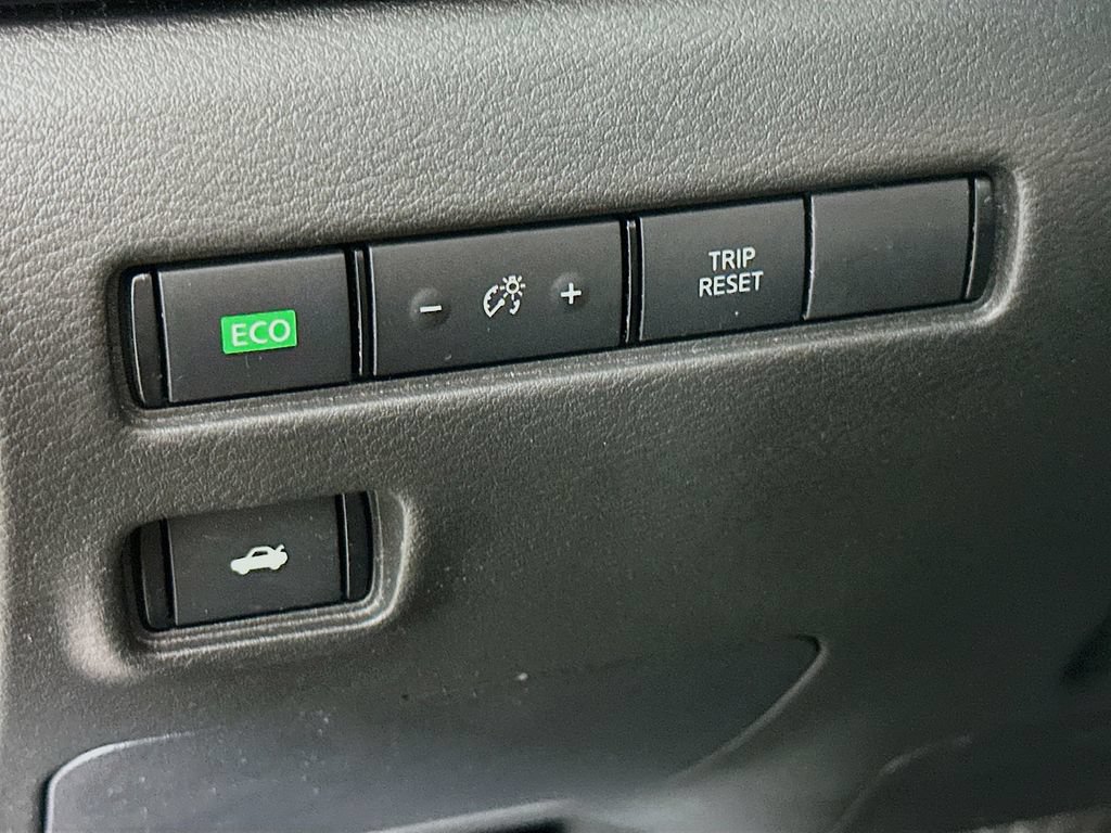 Used 2022 Nissan Sentra SV FWD image 16