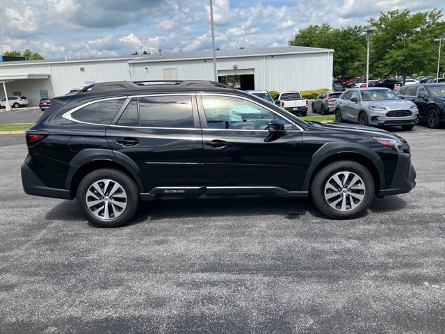 Used 2024 Subaru Outback Premium AWD/4WD image 2