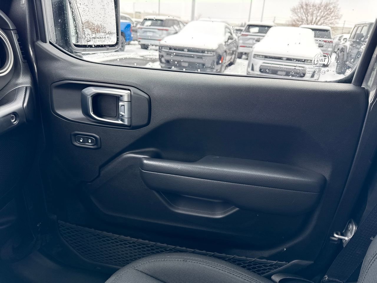 Used 2022 Jeep Wrangler Willys image 25