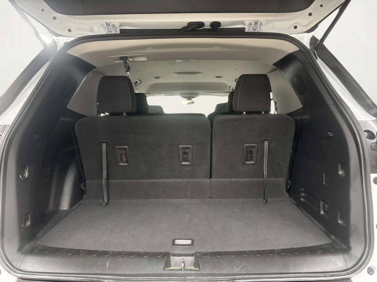 Used 2021 Chevrolet Traverse LS AWD/4WD image 16