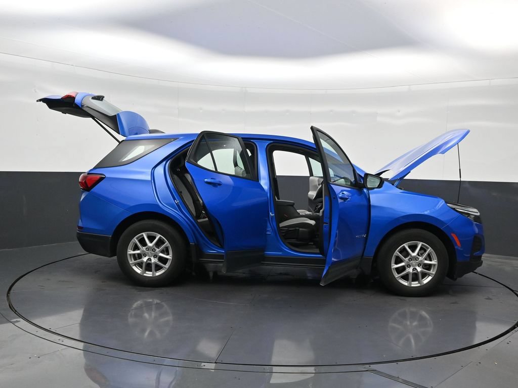 Used 2024 Chevrolet Equinox LS w/ Driver Confidence II Package FWD image 32