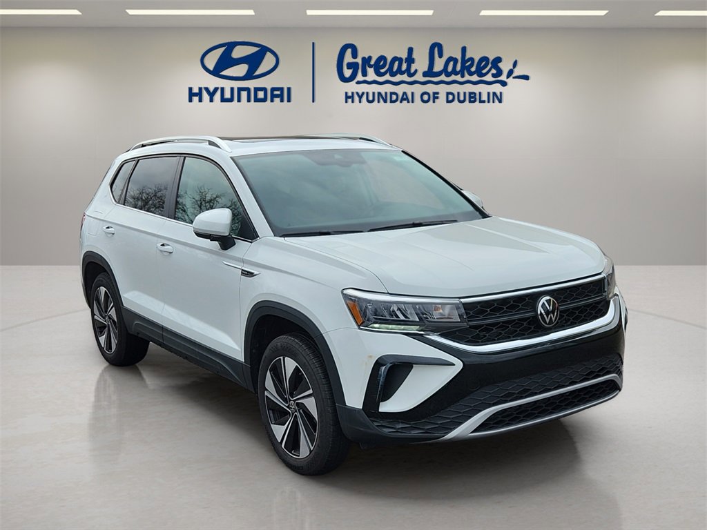 Used 2024 Volkswagen Taos SE w/ Panoramic Sunroof Package image 7