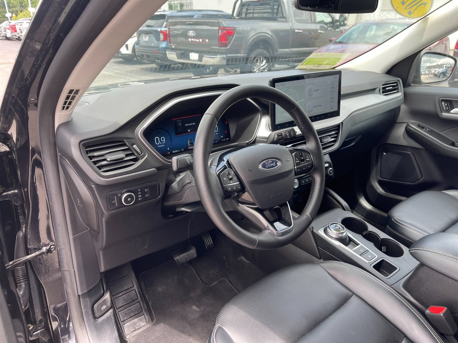 Used 2024 Ford Escape Platinum AWD/4WD image 11