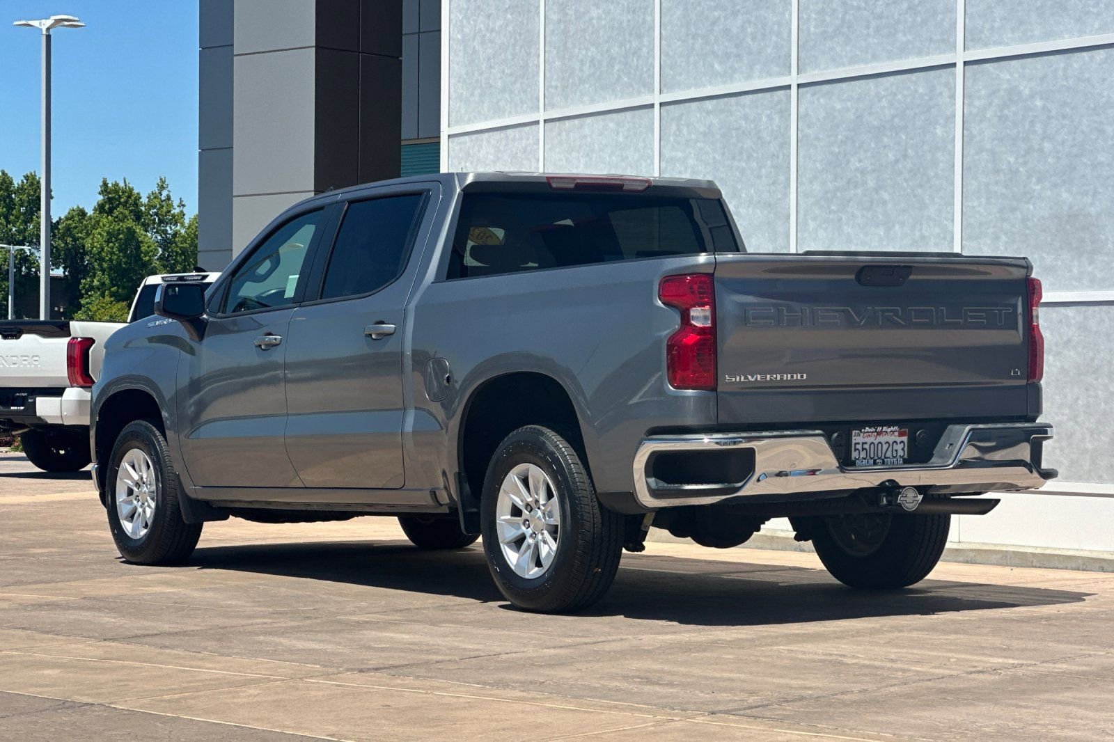 Used 2021 Chevrolet Silverado 1500 LT w/ Bed Protection Package RWD image 6