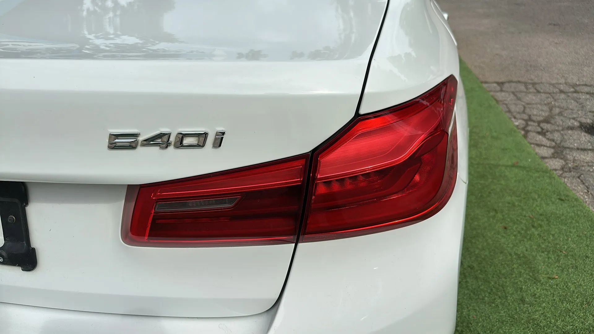Used 2017 BMW 540i RWD image 10