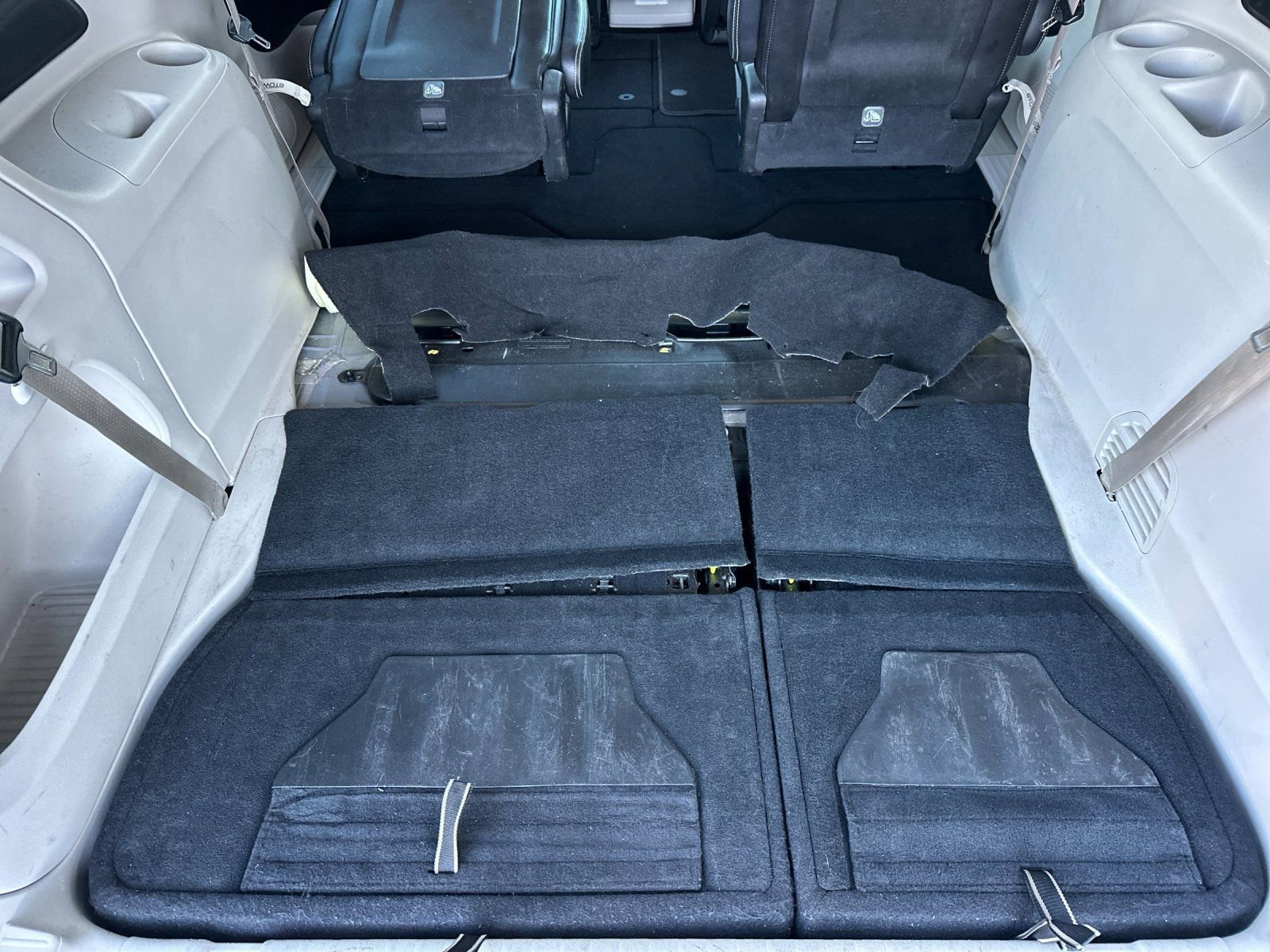 Used 2023 Chrysler Pacifica Touring-L image 15