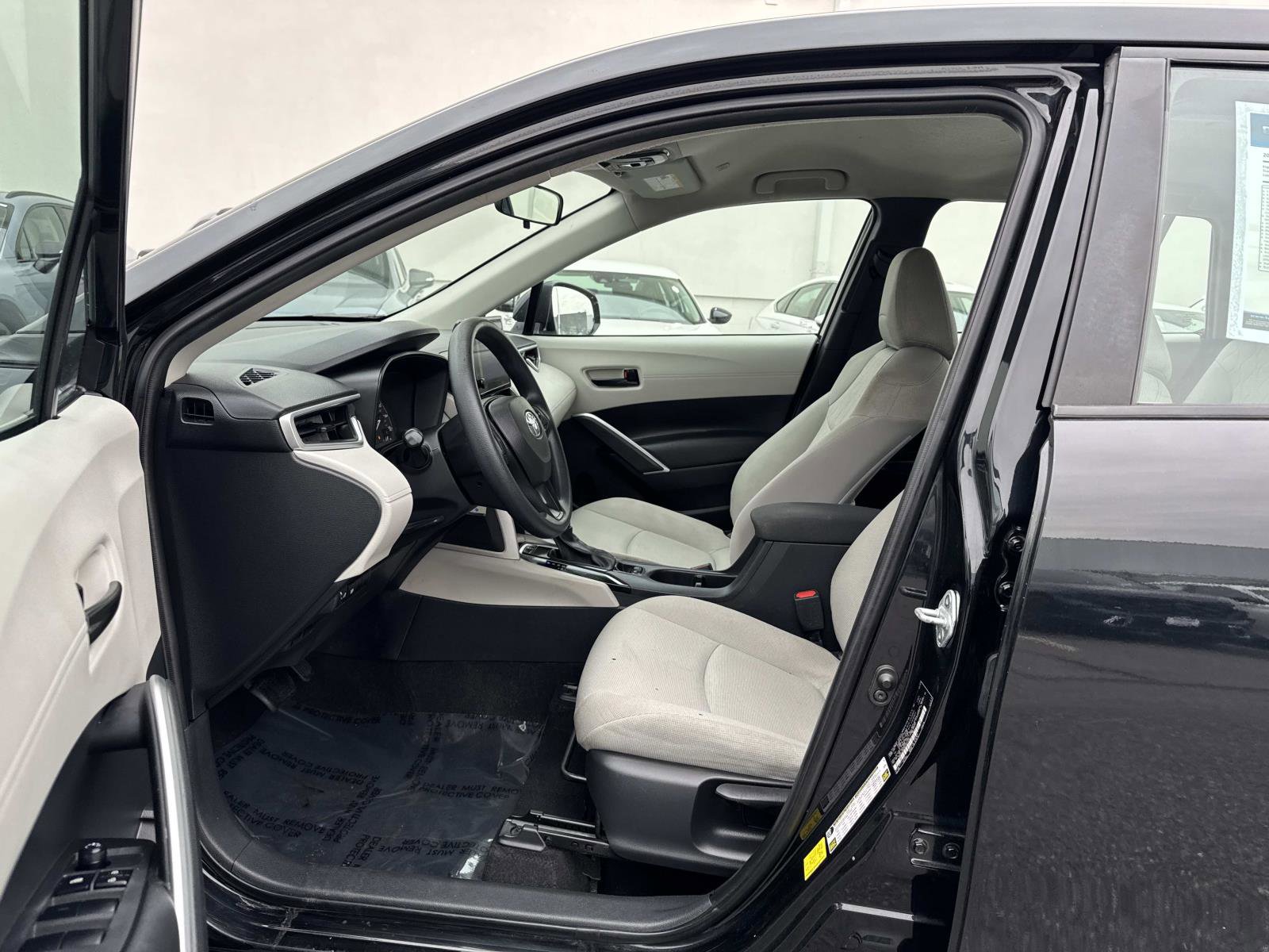 Used 2023 Toyota Corolla Cross L image 21