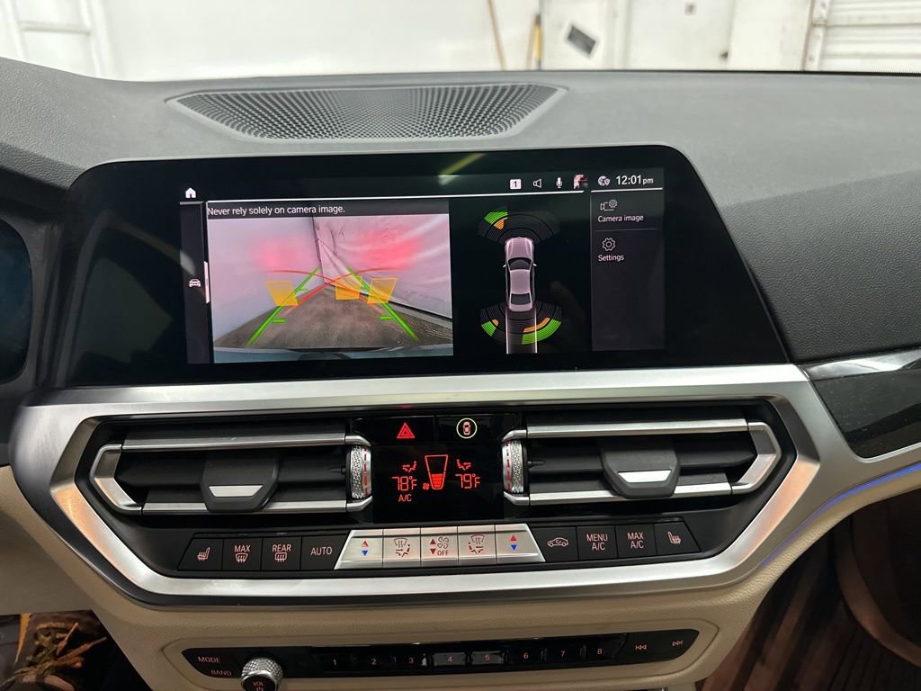 Used 2022 BMW 330i Sedan w/ Premium Package image 16