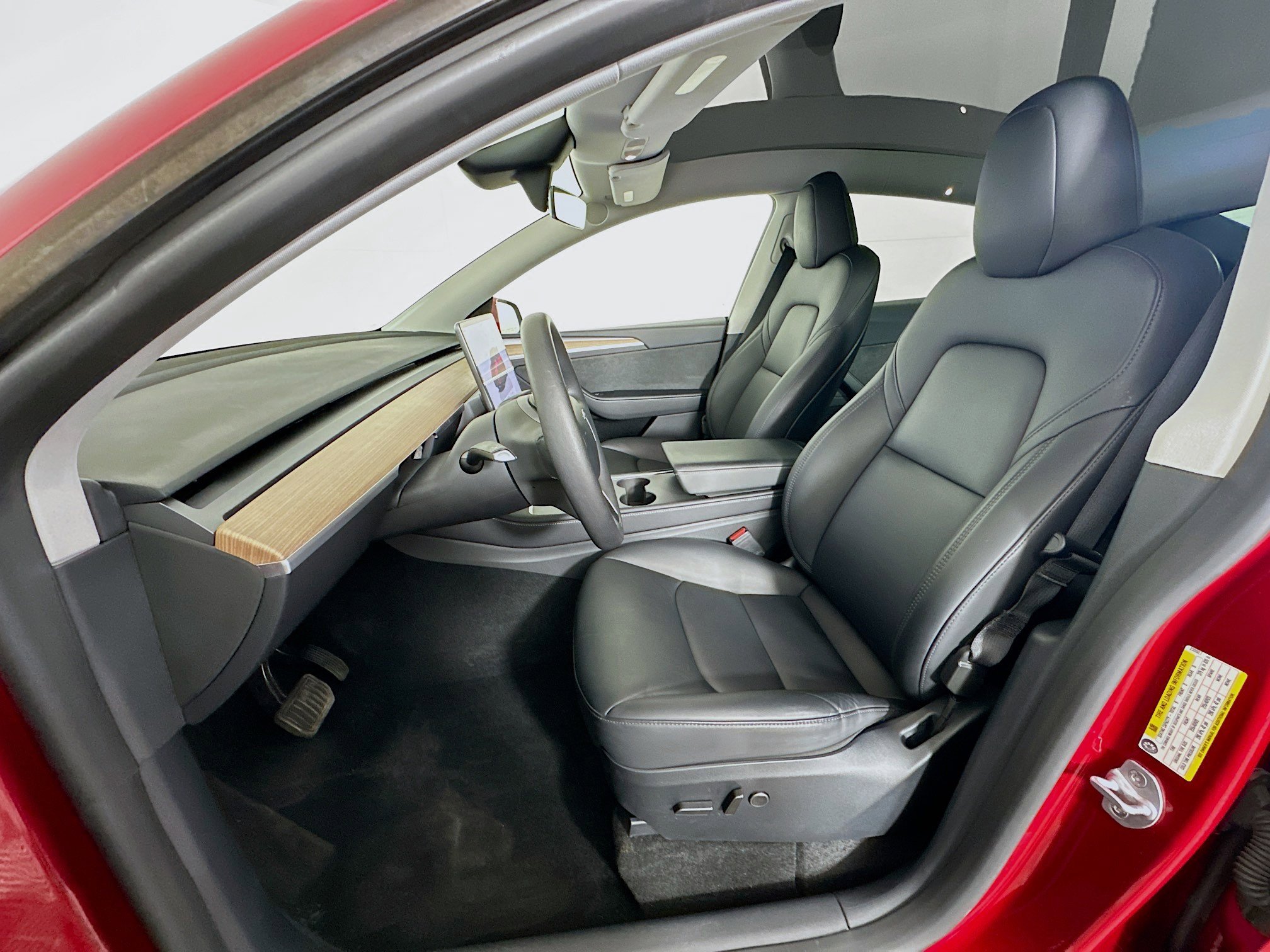 Used 2024 Tesla Model Y Long Range image 13