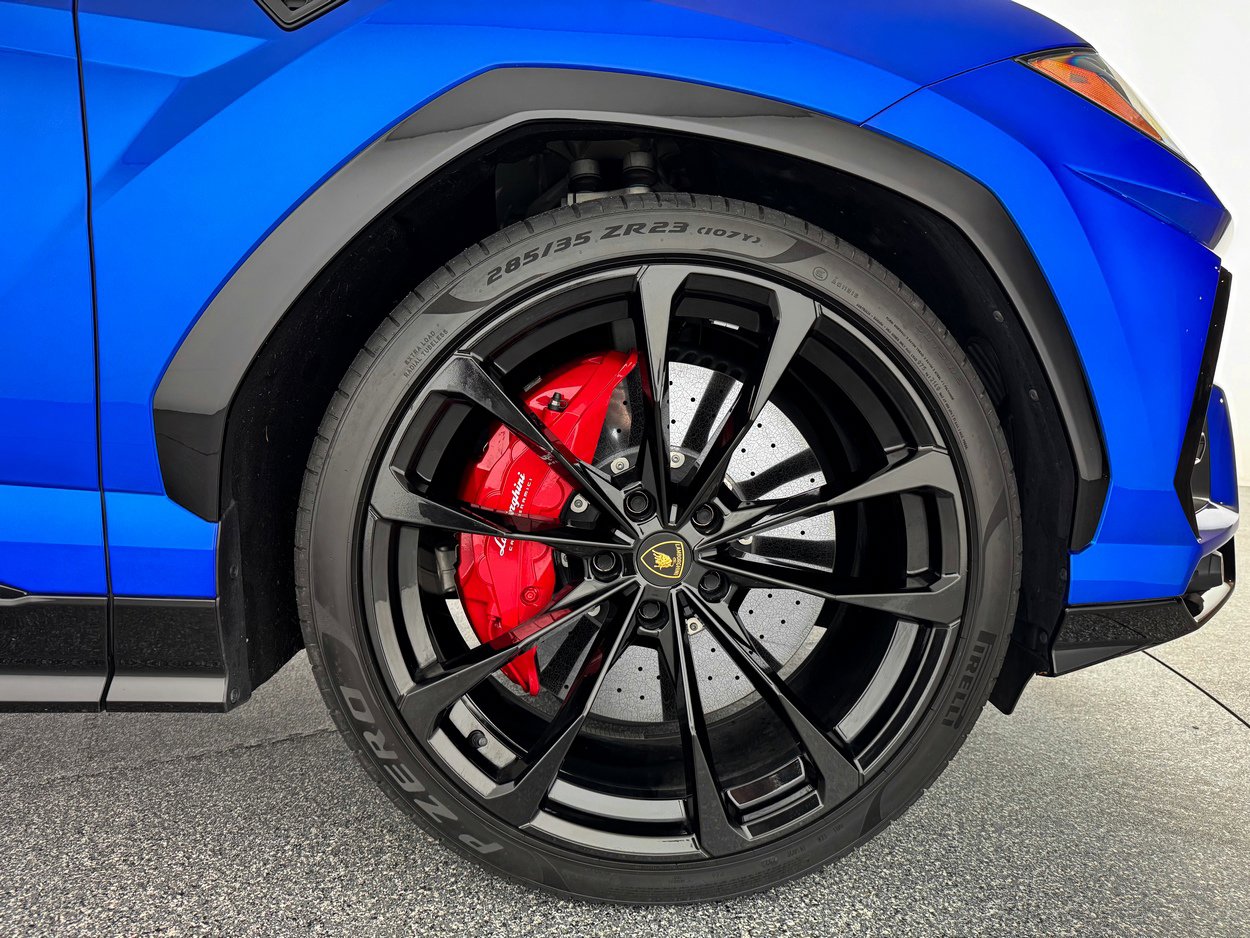 Used 2022 Lamborghini Urus image 36