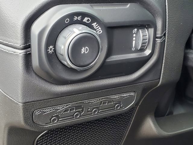 Used 2024 Jeep Wrangler Sahara image 14