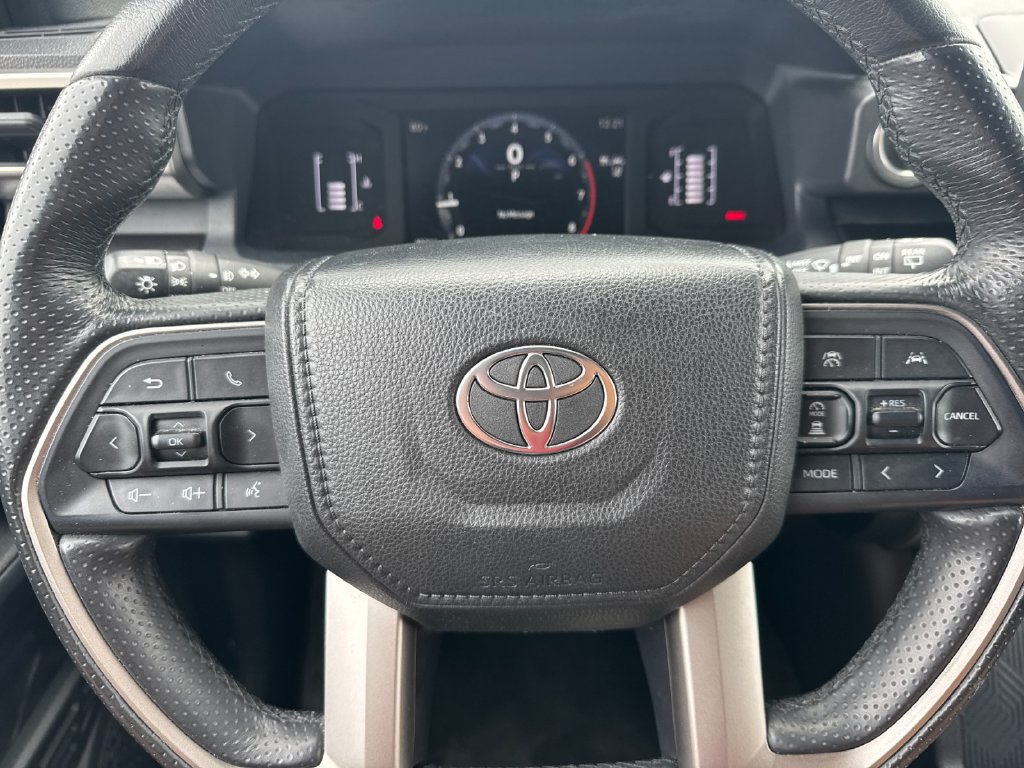 Used 2025 Toyota 4Runner SR5 AWD/4WD image 23
