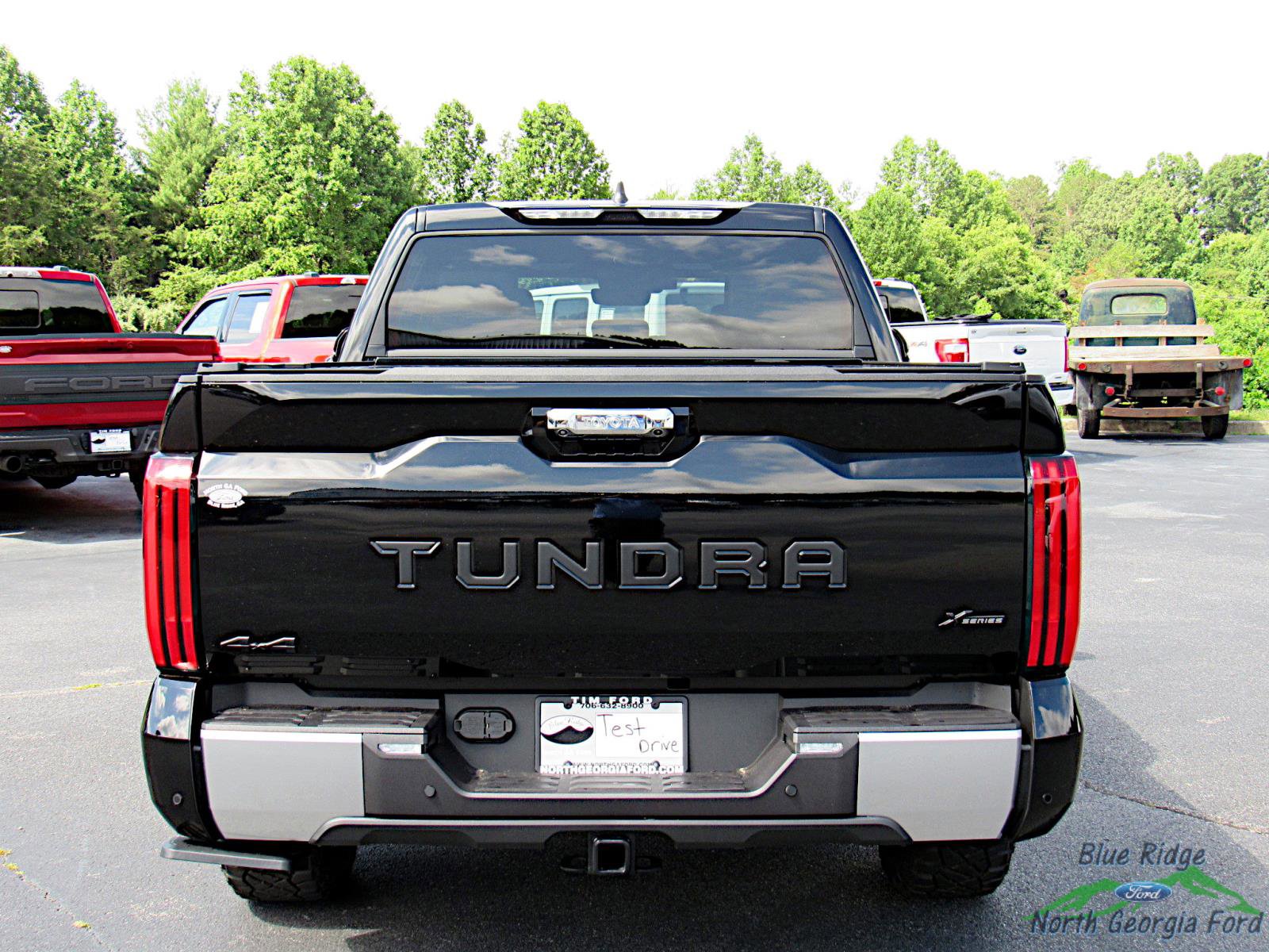 Used 2025 Toyota Tundra Limited image 4
