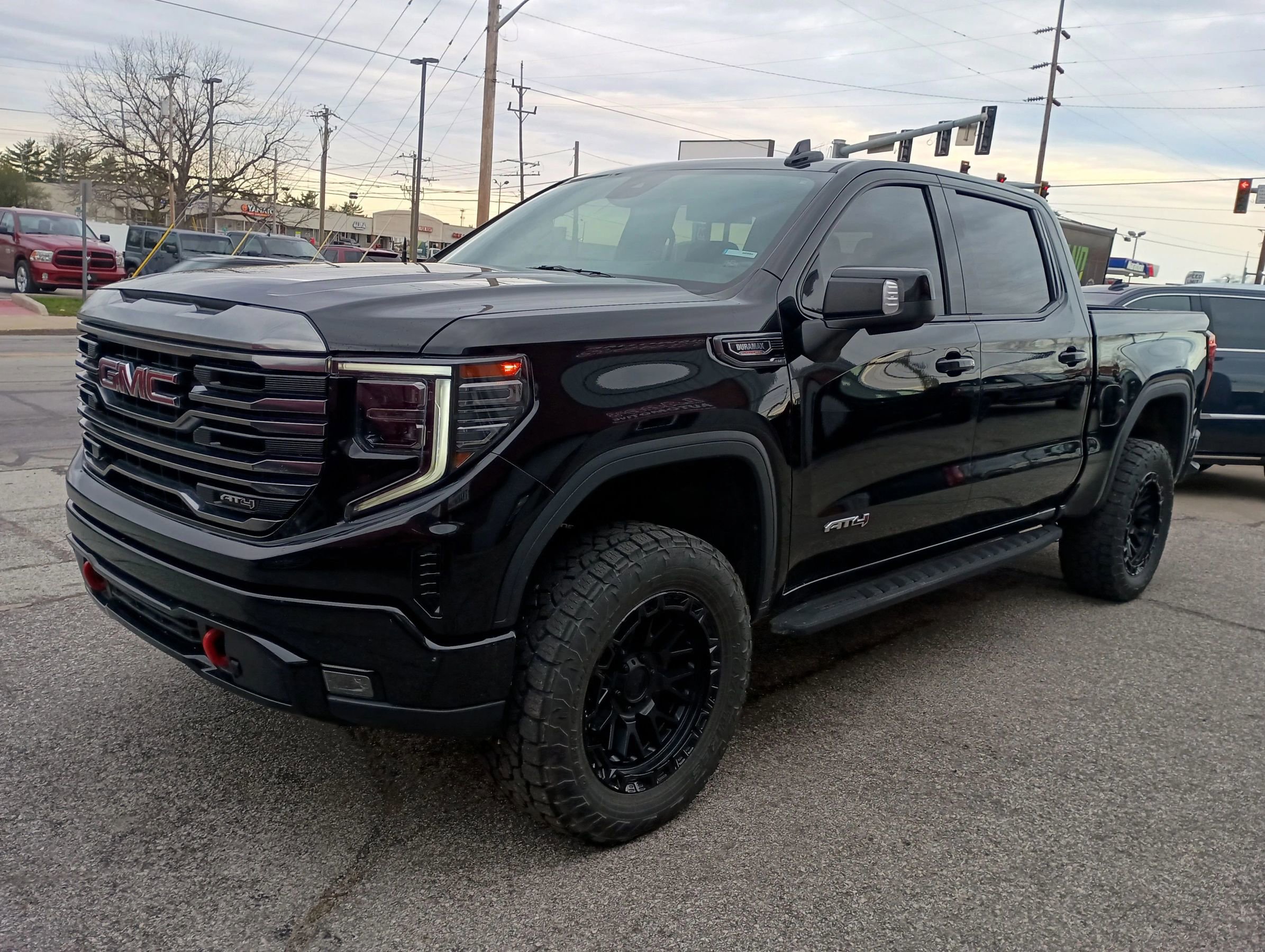 Used 2022 GMC Sierra 1500 AT4 w/ AT4 Preferred Package image 4