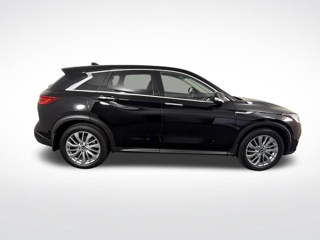 Certified 2025 INFINITI QX50 Pure AWD/4WD image 2