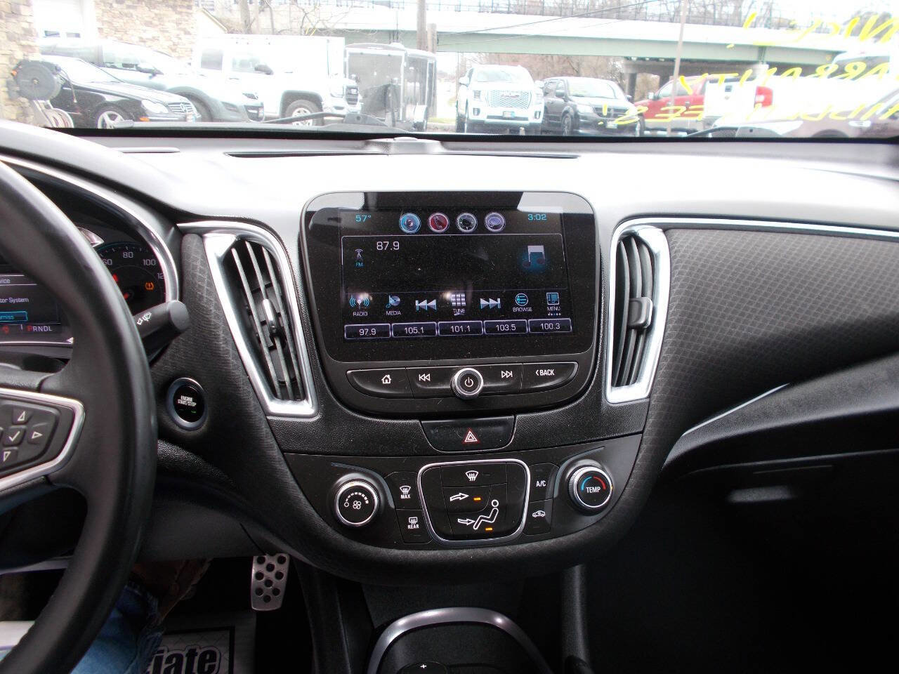 Used 2016 Chevrolet Malibu LT image 12