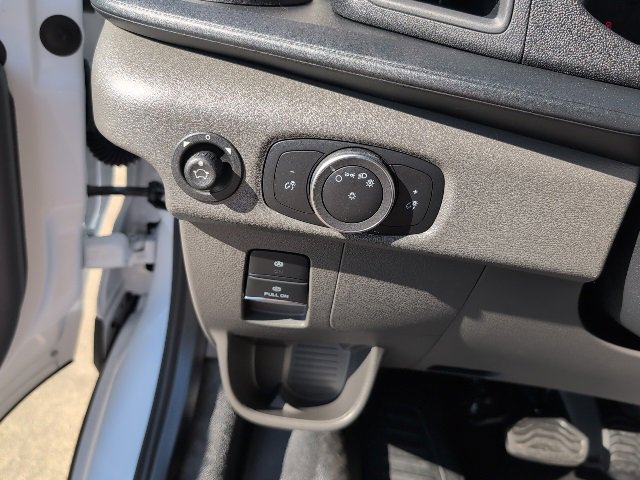 New 2025 Ford Transit 250 148 Medium Roof image 17