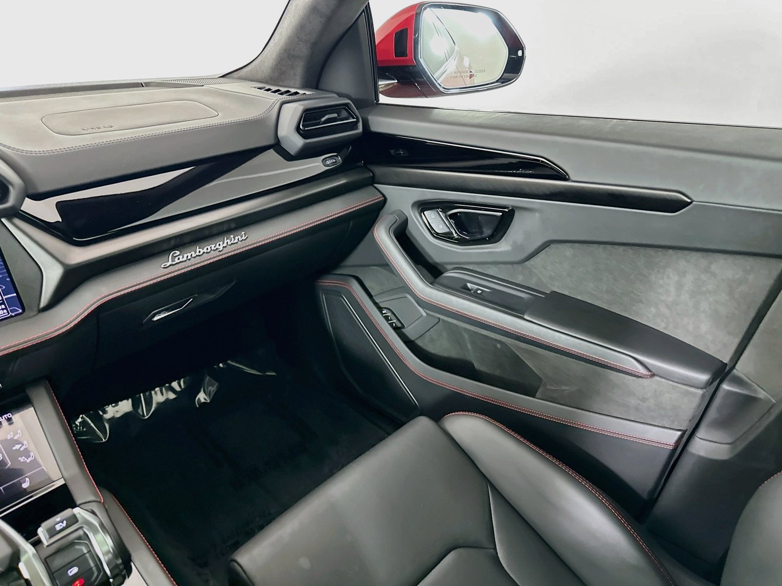 Used 2025 Lamborghini Urus S AWD/4WD image 24