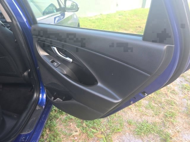Used 2020 Hyundai Elantra GT w/ Style Package 02 FWD image 11