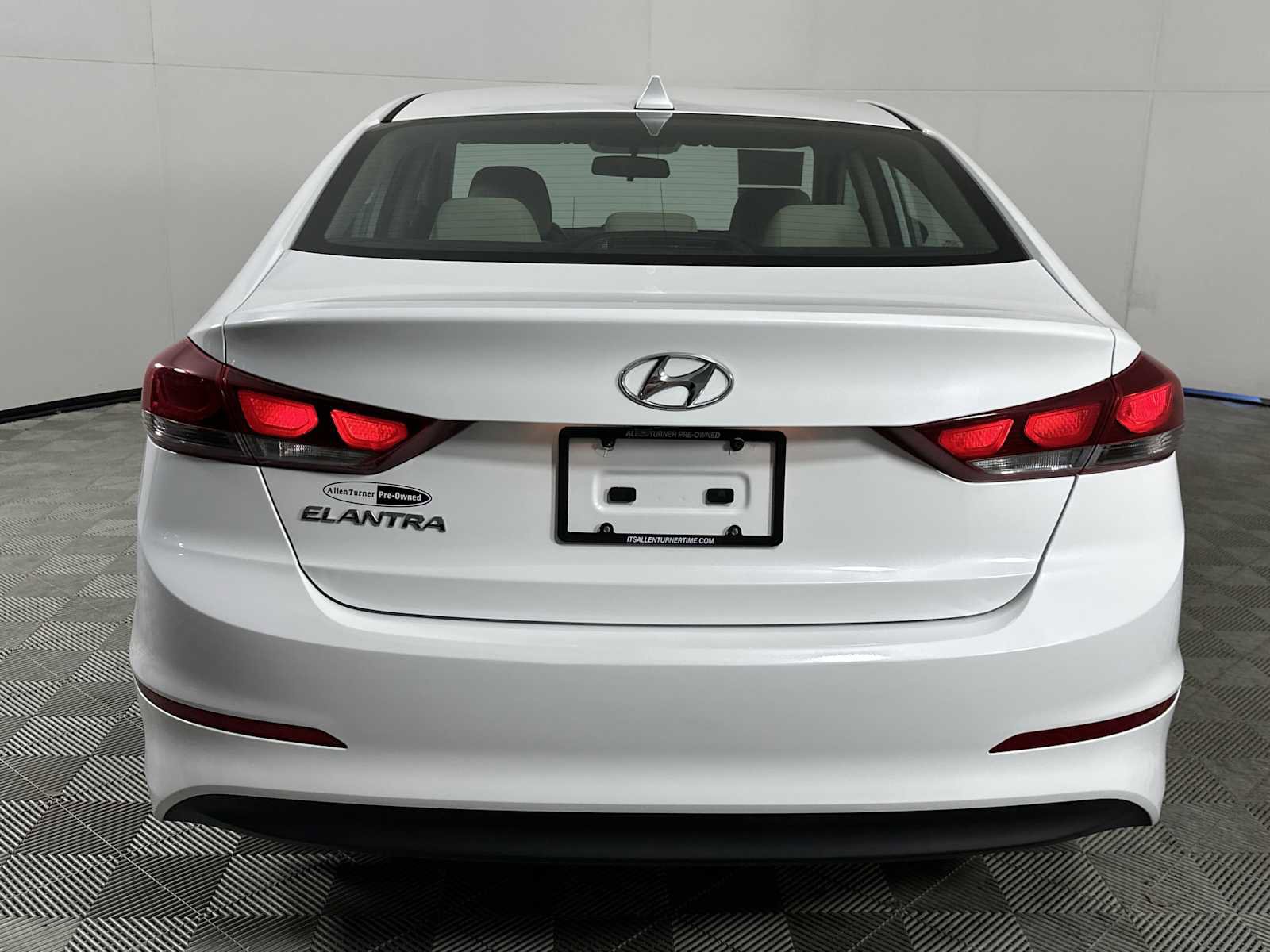 Used 2018 Hyundai Elantra SEL w/ Cargo Package image 7