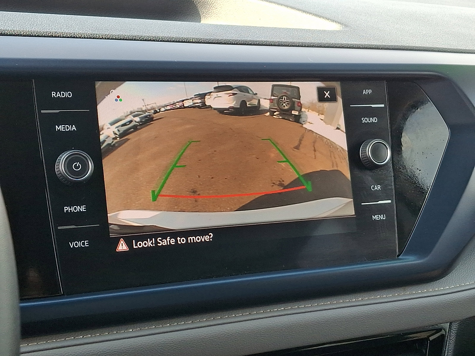 Used 2024 Volkswagen Taos SE image 17