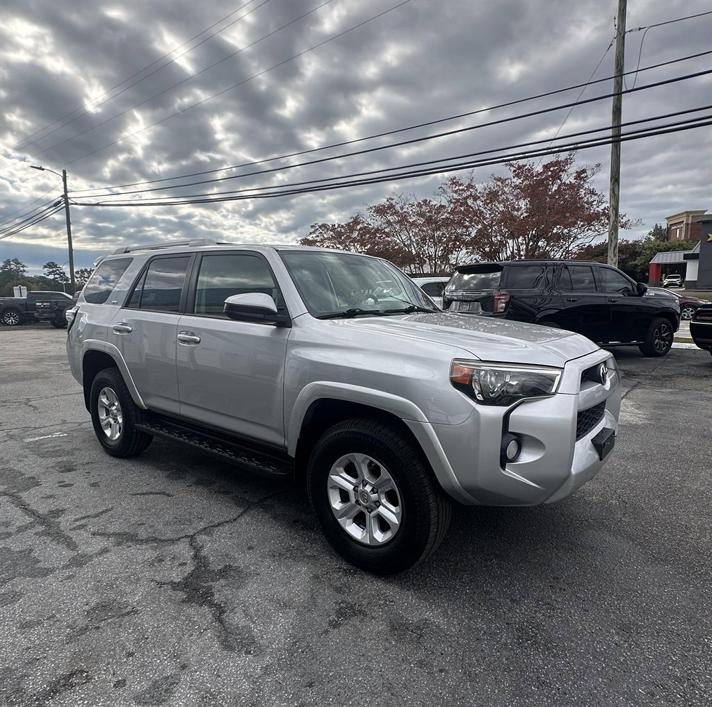 Used 2016 Toyota 4Runner SR5 image 3