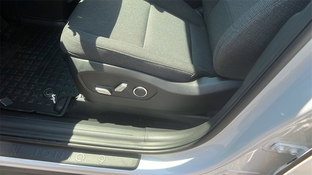 New 2026 Hyundai Ioniq 9 SE image 14