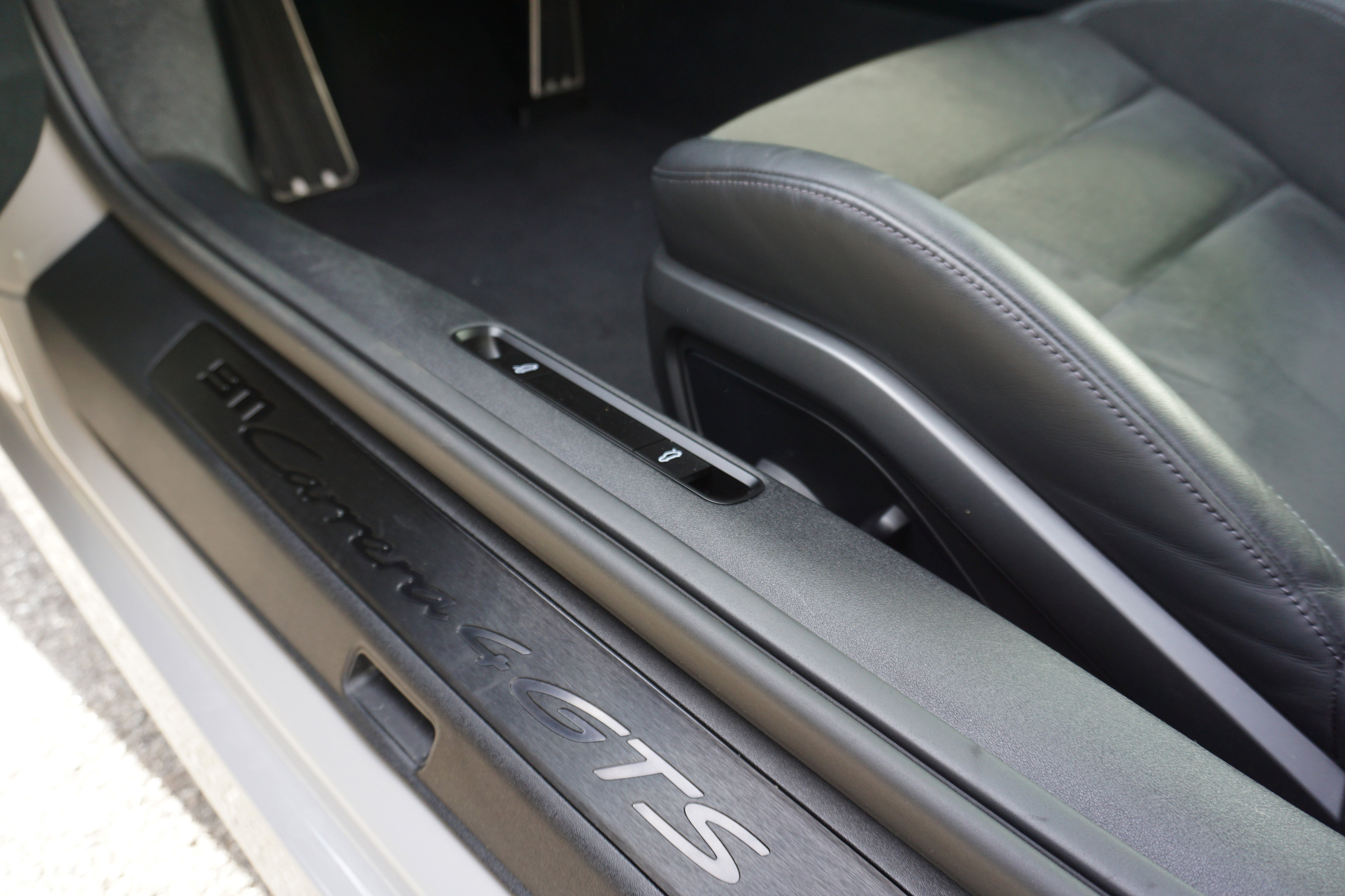 Certified 2025 Porsche 911 Carrera 4 GTS AWD/4WD image 19