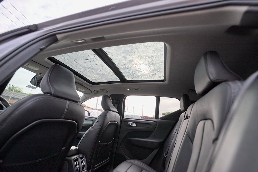 New 2026 Volvo XC40 B5 Core w/ Climate Package image 21